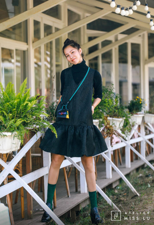 AtelierMissLu / Christy -黑色下摆褶皱装饰背心裙 商品图1