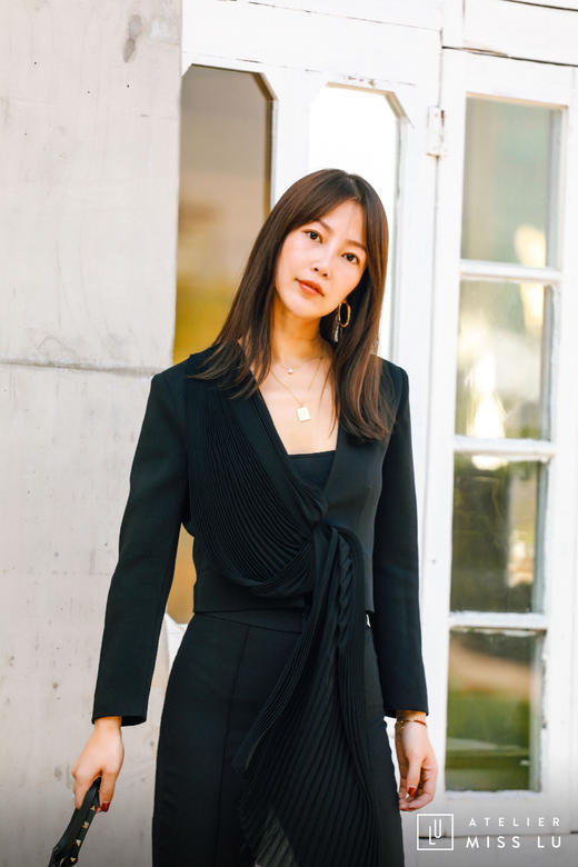 AtelierMissLu / Roz-黑色风琴褶装饰短外套 商品图0