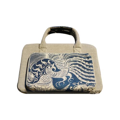 深山集市 深山集市原创蜡染纹样羊毛毡电脑包 商品图0