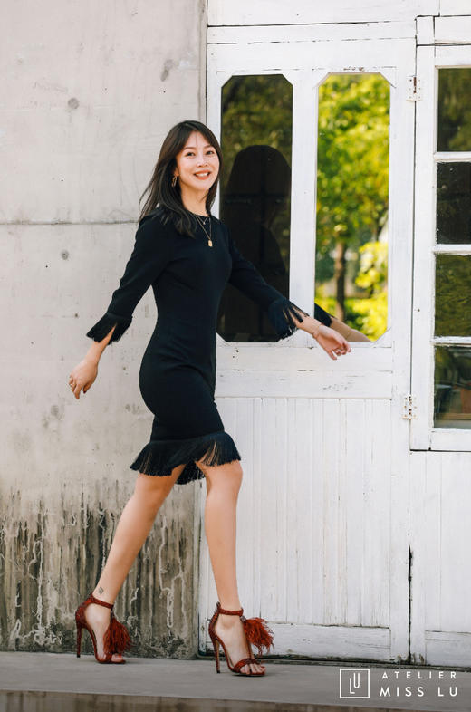 AtelierMissLu / Hera-黑色袖口下摆流苏装饰连身裙 商品图0