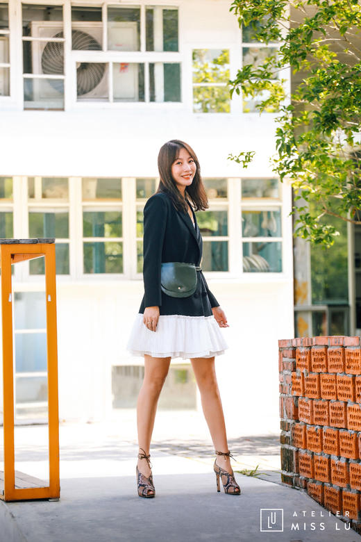 AtelierMissLu / Shelly-黑色下摆褶皱装饰西装 商品图3