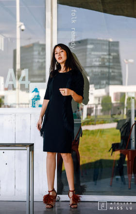 AtelierMissLu / Annet-光泽黑两侧流苏装饰连身裙