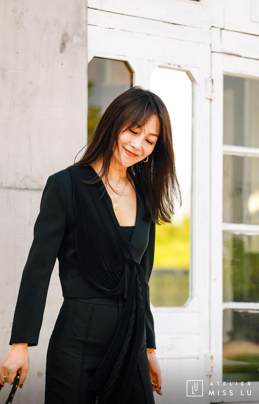 AtelierMissLu / Roz-黑色风琴褶装饰短外套 商品图2