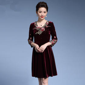 MY-5910新款中老年纯色大摆绣花复古丝绒连衣裙
