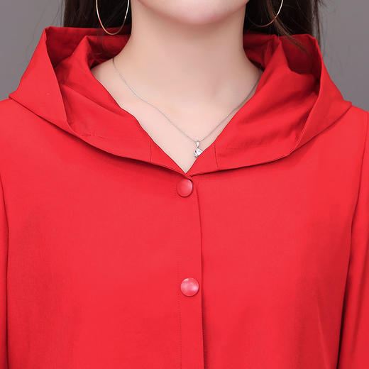 MZX-OS19YFME06韩版新款舒适面料印花减龄长袖单排暗扣连帽休闲风衣 商品图3
