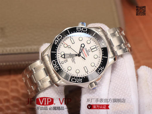 VS新品，新海马300m熊猫色 白陶瓷表盘，真实实拍图。VS欧米海马，卖家、买家都不用担心打脸的版本。男士腕表，精钢表带，自动机械机芯，透底。 商品图1