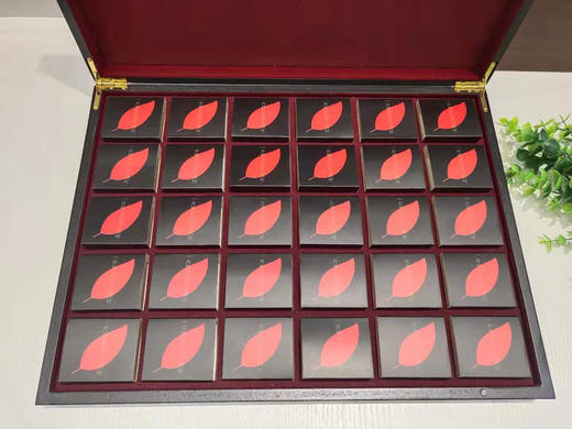 金奖黑木30泡半斤  28元一套/一件20套/一件560元（本产品为包装盒） 商品图2