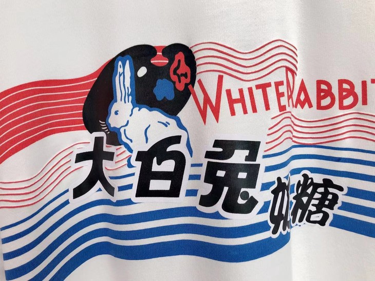 大白兔乐町联名款萌趣潮味撞色印花纯棉宽松t恤情侣款