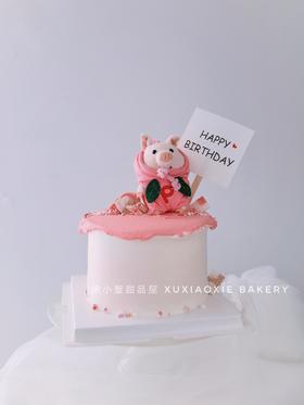 ins风系列：小猪蛋糕| 
4层戚风胚，3层火芒夹心。