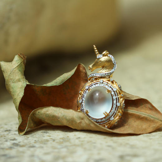 「独角兽」高冰翡翠钻石胸针（仅售现货） 商品图1