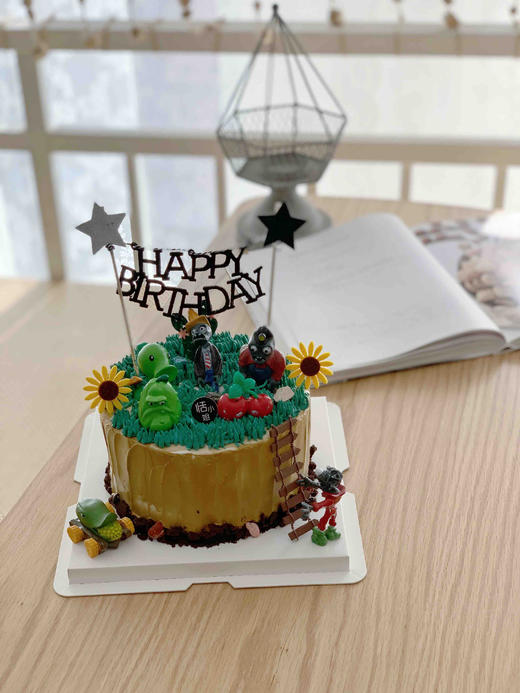 植物大战僵尸系列主题蛋糕，外部原味奶油调色，夹心口味可按喜好选择 商品图2