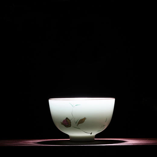 景德镇陶瓷功夫茶具.手绘粉彩青瓷小单杯（石榴） 商品图4
