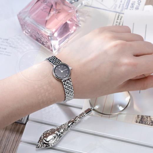 天梭Tissot 乐爱系列 T058.009.11.051.00 钢带石英女表 商品图2