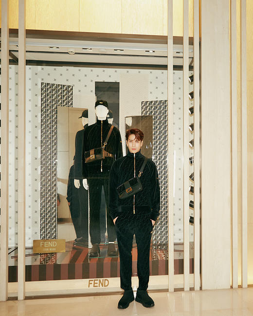 2021底6折不退换ths1010无王嘉尔f联名限量款黑色经典双f印花丝绒裤