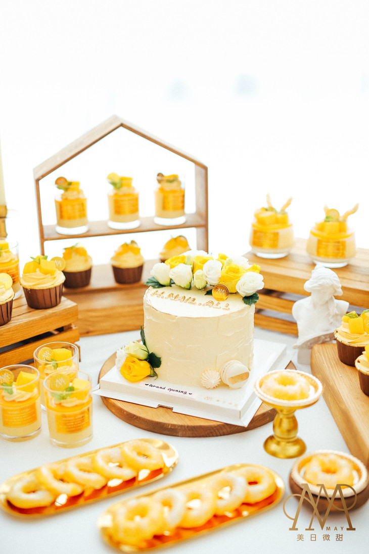 黄色主题甜品台3042