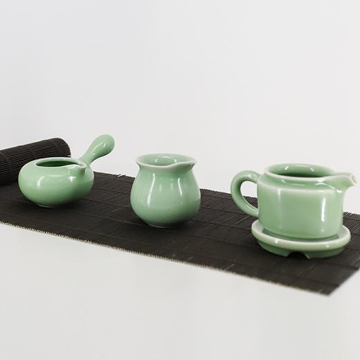 云中居 • 龙泉青瓷公道杯系列 商品图0