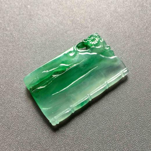高冰种阳绿翡翠戏曲雕牌 商品图10