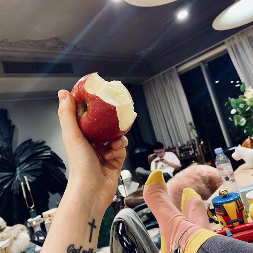 [屁侠推荐]爸爸的苹果 爽脆多汁 9颗装/12颗装 月卡、季卡、半年卡可选 商品图0