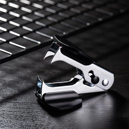 得力(deli)12#高效便捷起钉器拔钉器 带安全锁 黑色0231 商品图3