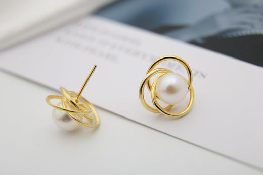 Pearl moments 三瓣花 天然淡水珍珠耳钉 商品图2