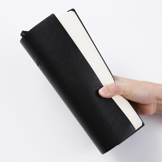 齐心(Comix) A5/98张软皮面文具笔记本子创意斜绑带记事本日记本 黑色 ECC5851 商品图5