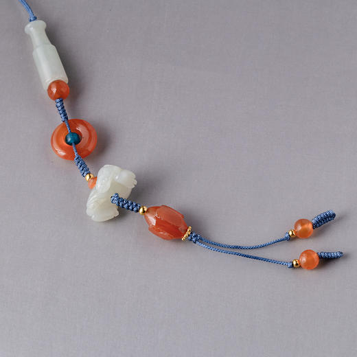 清代和田白玉卧马多宝串 商品图0