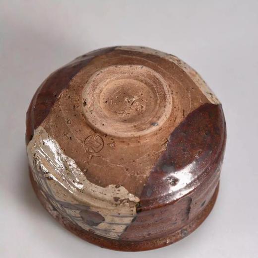 日本织部烧褐釉抹茶碗