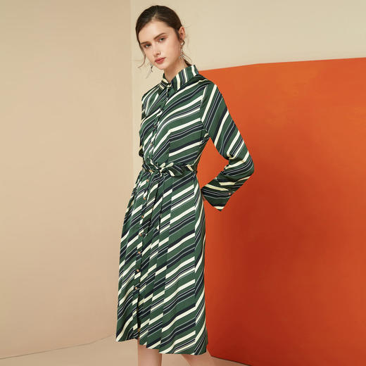 EITIE爱特爱女装秋新品时尚斜条纹显瘦通勤收腰衬衫连衣裙6007721 商品图3