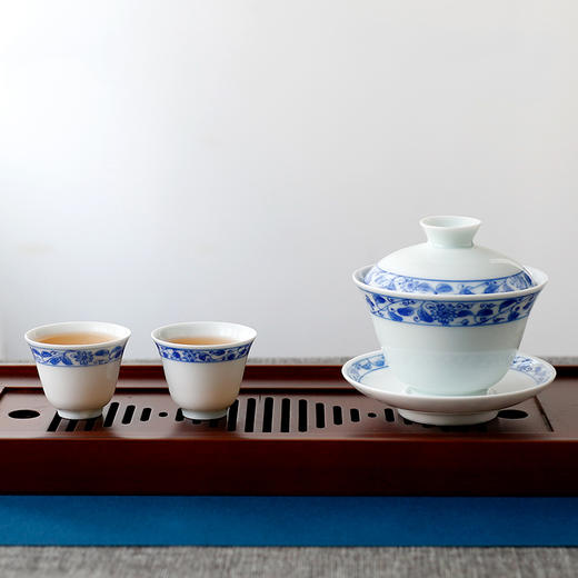 盖碗套装.手绘青花缠枝功夫茶具 商品图0