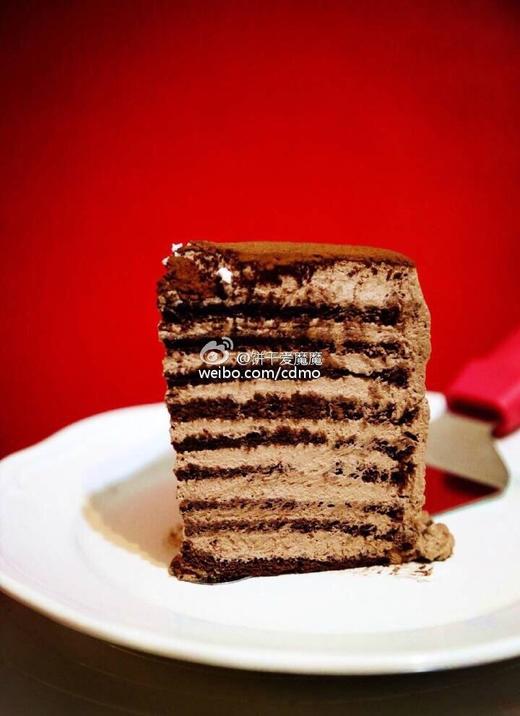 巧克力戚风 只有戚风和奶油哦 喜欢传统蛋糕的首选 有手指饼干围边哦 欢迎提前预定，当日订单或加急请拍下备注，我们会与您联系 商品图1