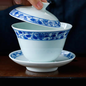 手绘青花缠枝功夫盖碗