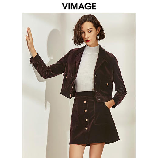 VIMAGE纬漫纪女装秋冬新品时尚翻领复古灯芯绒单排扣短外套V1203808 商品图1