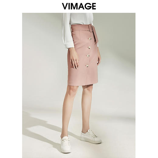 VIMAGE纬漫纪女装秋新品时尚干练纯色纽扣装饰半身裙包臀V1206822 商品图2