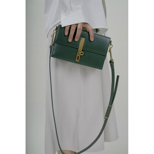 【花痴私物分享】SERENDIPPO原创设计师牛油果绿牛皮方盒包斜挎包女包 商品图0
