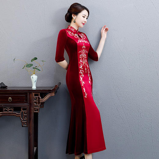 秋季新品宴会晚宴礼服修身改良鱼尾长款绣花拼接金丝绒旗袍货号qq9502