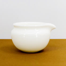 云中居功夫茶具.德化白瓷公道杯