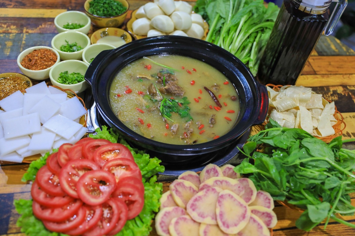 鼎泰驴肉火锅99元23人驴肉火锅套餐