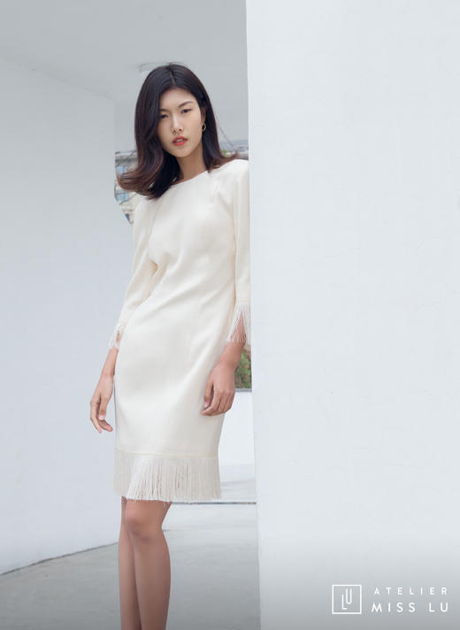 AtelierMissLu / Hera-白色袖口下摆流苏装饰连身裙 商品图9