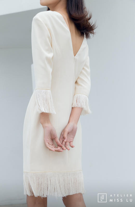 AtelierMissLu / Hera-白色袖口下摆流苏装饰连身裙 商品图11