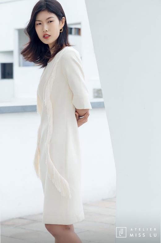 AtelierMissLu / Annet-珍珠白两侧流苏装饰连身裙 商品图11