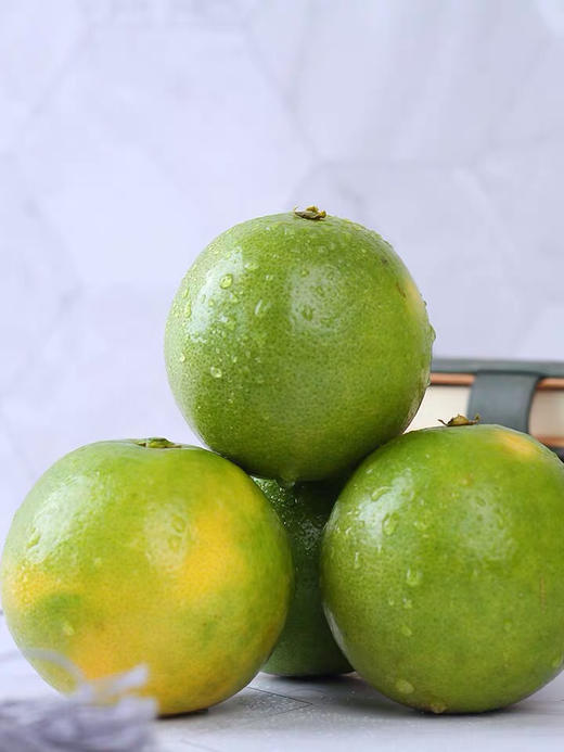 云南青皮冰糖橙,皮薄清甜多汁,新鲜果园直发,好吃又