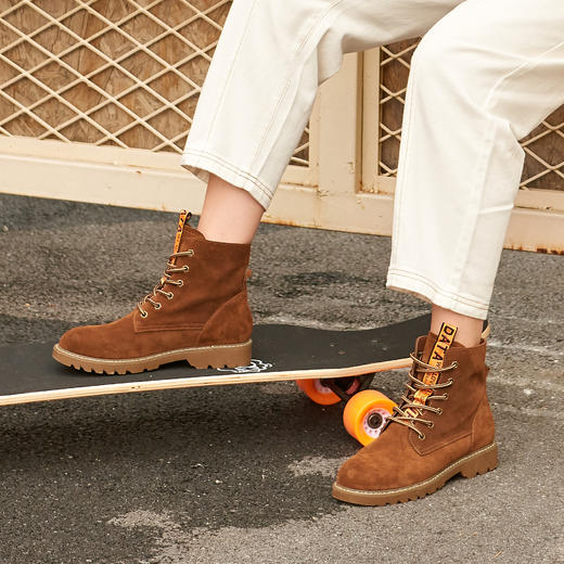 商城同款| 索菲娅秋冬新款时尚街头风马丁靴低平跟靴SF94116026 商品图0