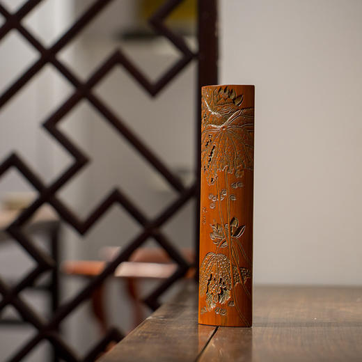 清荷花纹竹臂搁