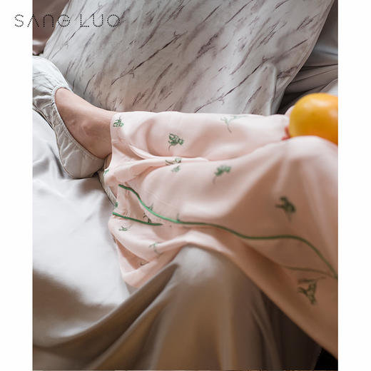 SANGLUO桑罗秋新品长袖睡衣套装 印花小猫刺绣桑蚕丝两件套女 商品图3