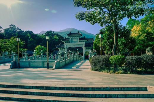 【部门活动】醉美英西峰林走廊、洞天仙境玻璃栈道、九龙小镇（红色革命 旧址）、小布达拉宫彭家古堡、金紫山纪念园红色 2 天 商品图1