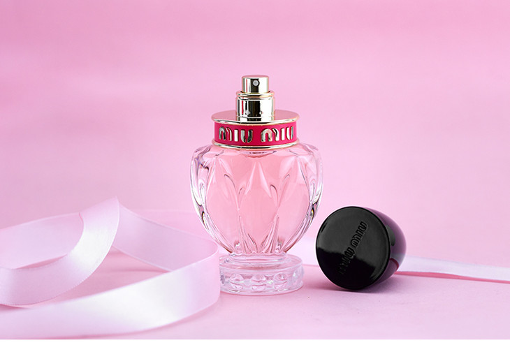春季献礼miumiu缪缪2019新款5代twist限量香水粉瓶黑盖edp50ml