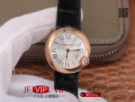 卡地亚Ballon Blanc de Cartier系列，尺寸30mm，瑞士朗达石英机芯+Cartier专用甲板 ，4点钟表冠镶嵌一颗0.14克拉的钻石，女士 商品图0