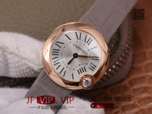 卡地亚Ballon Blanc de Cartier系列，尺寸30mm，瑞士朗达石英机芯+Cartier专用甲板 ，4点钟表冠镶嵌一颗0.14克拉的钻石，女士 商品图3