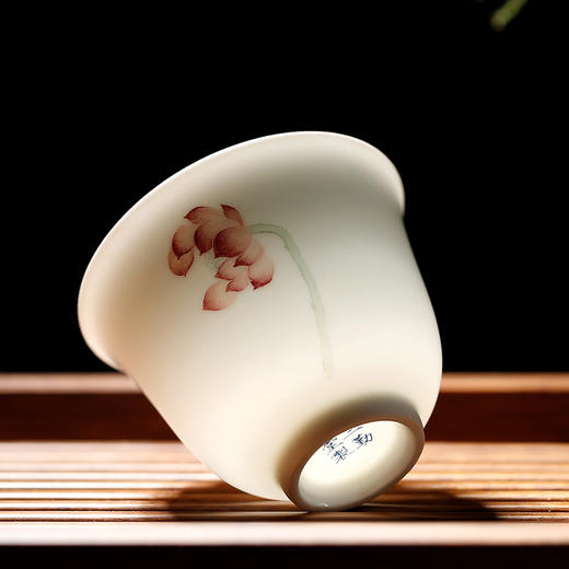 陶瓷功夫茶具.定窑白手绘单莲小茶杯 商品图0