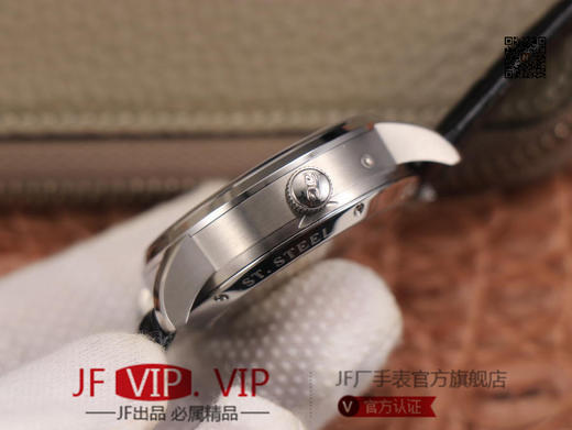 TZ格拉苏蒂原创偏心系列1-90-02款腕表，完美的还原Cal.90-02四分之三德式机芯，双跳大日历精彩呈现，尺寸40mm，淬火烧蓝钢指针。 商品图4